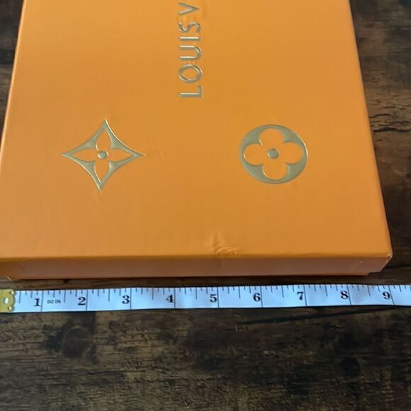 Louis Vuitton Large New Gift  Box - Picture 6 of 8